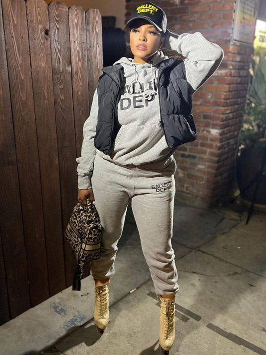 Women's combined sports set with hoodie and jogger pants Chic and Style