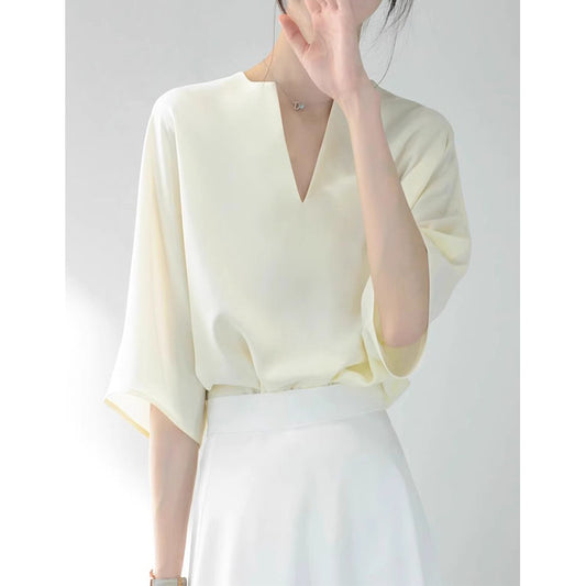 Blouse en soie pour femme à col en V avec des manches fluides Chic und Stil