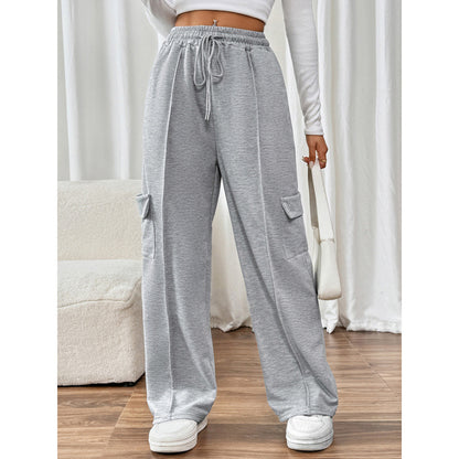 Wide cargo pants for women with elastic waist and practical side pockets Chic and Style