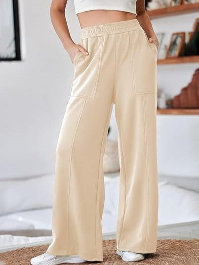 Loose sports pants for women with elastic waistband and practical side pockets Chic and Style