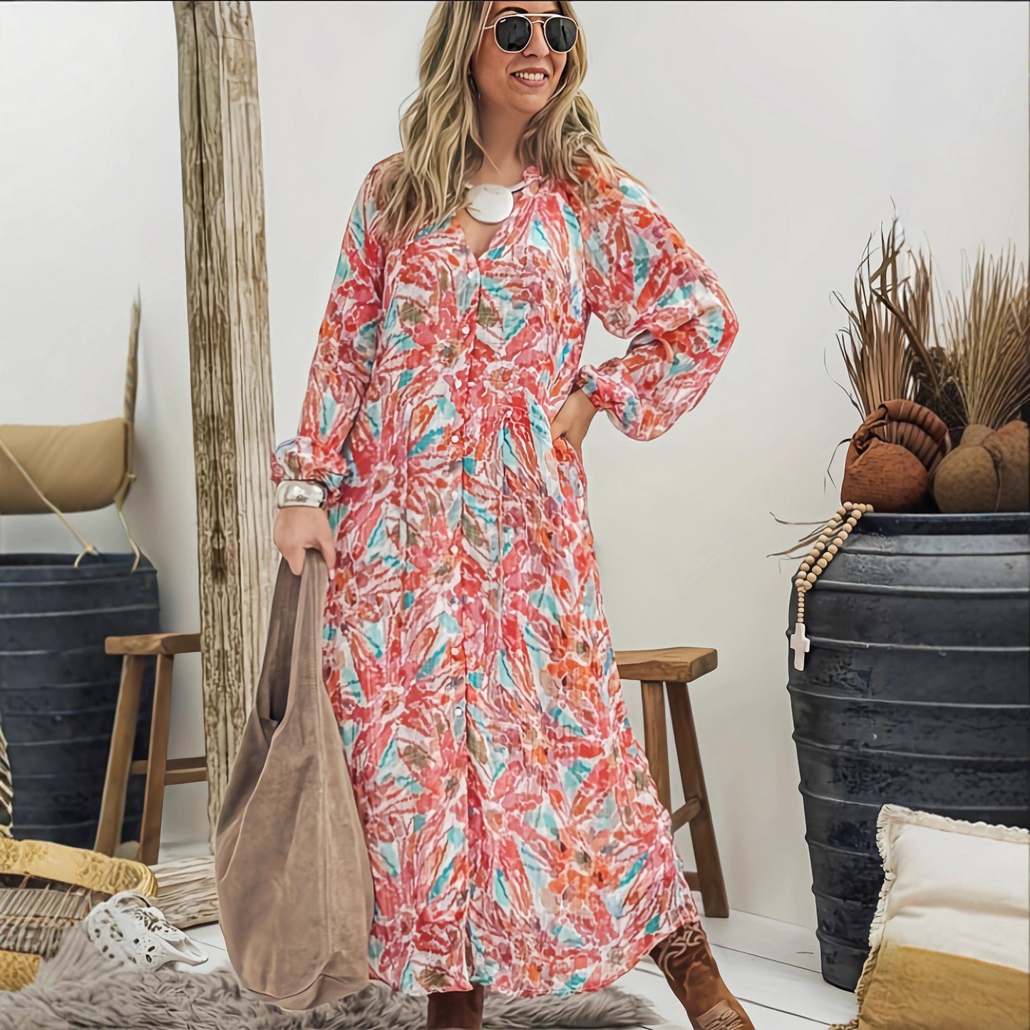 Robes maxi pour femmes avec un imprimé floral coloré et un léger décolleté en V Chic und Stil