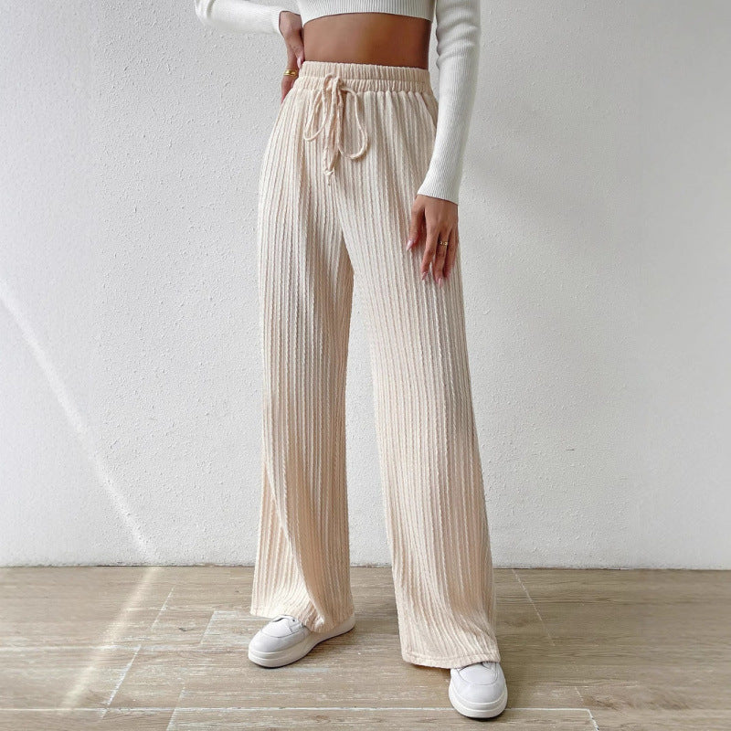 Comfortable casual pants for women in ribbed design Chic und Stil