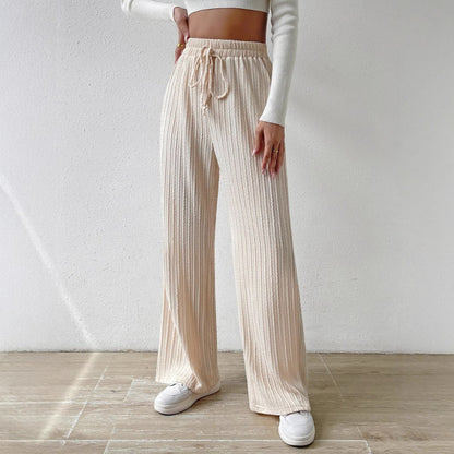 Comfortable casual pants for women in ribbed design Chic und Stil