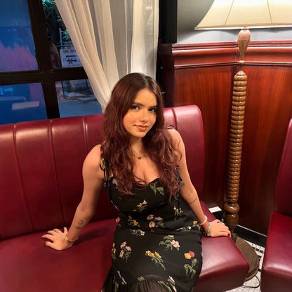 Robe maxi femme avec design floral et bretelles spaghetti réglables Chic und Stil