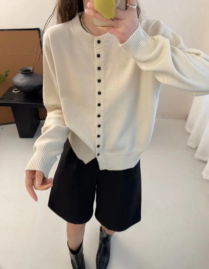 Cardigan à boutons élégant pour femmes en laine de haute qualité Chic und Stil