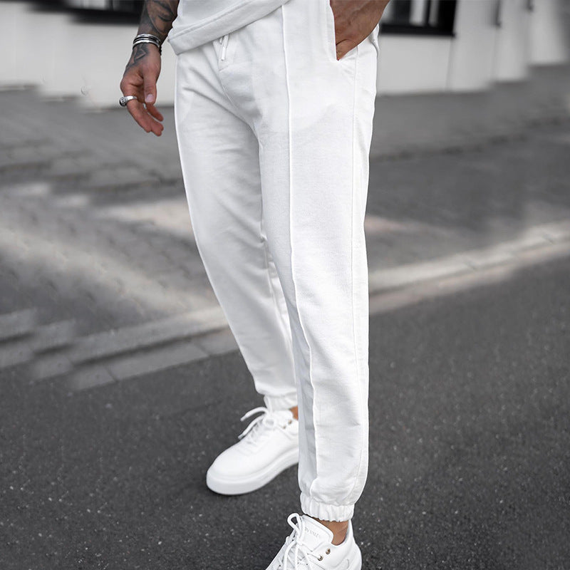 Casual sports set for men with oversized t-shirt and comfortable jogger pants Chic and Style
