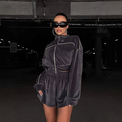 Ensemble de lounge décontracté pour femmes avec haut ample et shorts Chic und Stil
