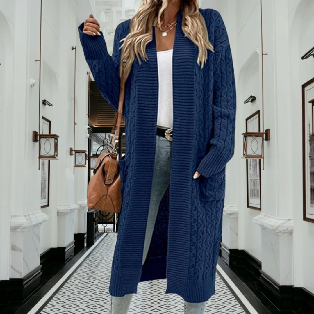 Veste en tricot pour femmes avec design de grosses tresses et poches pratiques Chic und Stil