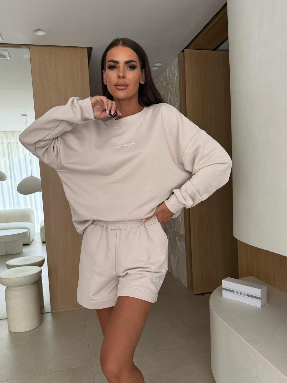 Ensemble de loisirs pour femmes avec sweat-shirt confortable et shorts Chic und Stil