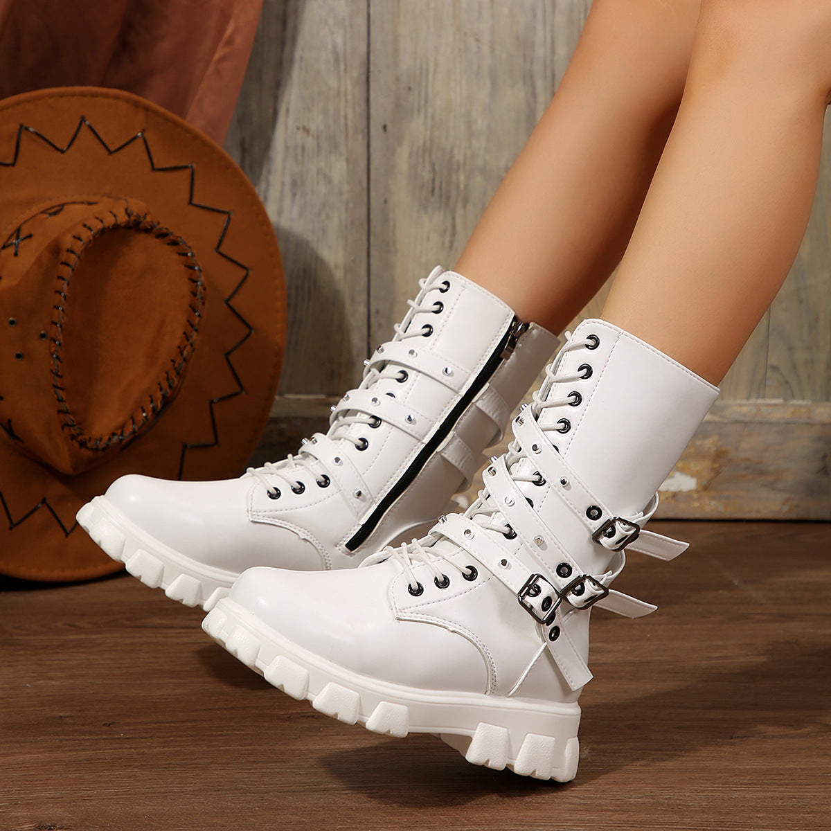 Bottines à lacets femmes à la mode avec sangles réglables et semelle robuste Chic und Stil