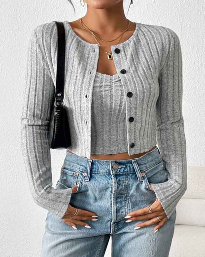 Cardigan décontracté pour femmes au design côtelé étroit avec patte de boutonnage Chic und Stil
