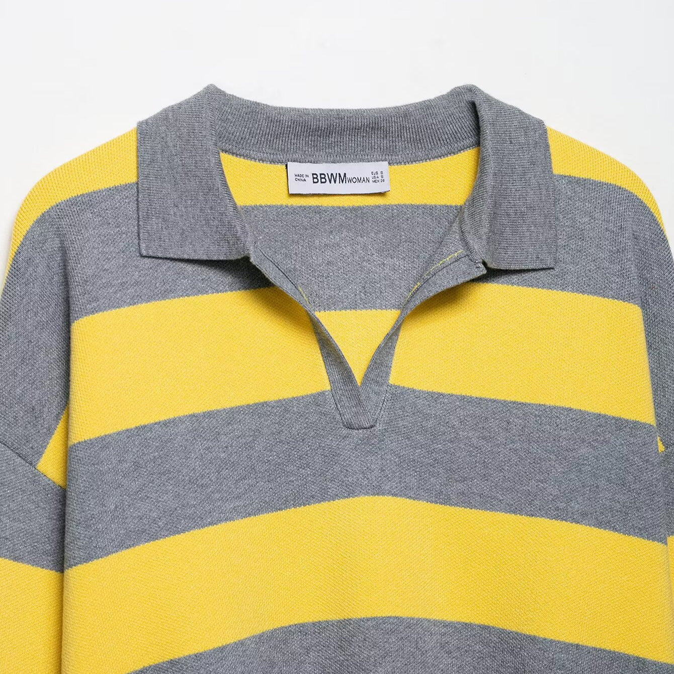 Pull-over décontracté pour dames avec un col moderne et des rayures frappantes Chic und Stil