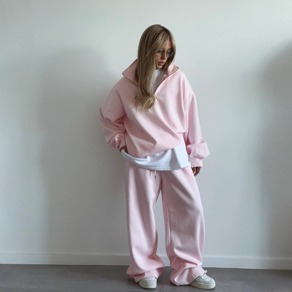 Women's sports sweatshirt with high zipper and casual chic pants