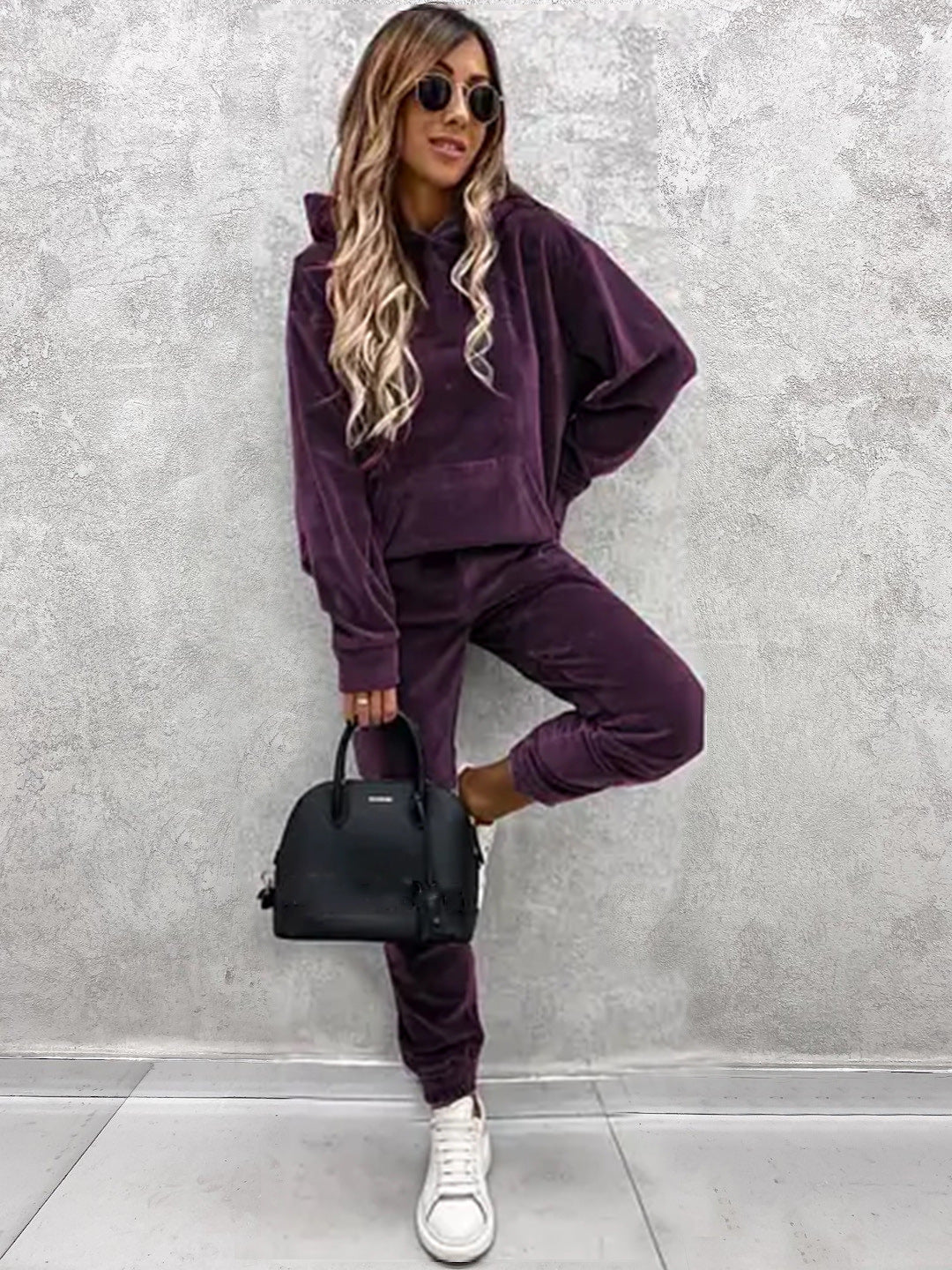 Chic and Style women's sport velvet loungewear set with hood and elastic waist