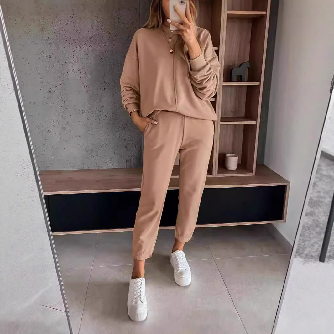 Chic and Style women's casual sweatshirt and jogger pants set