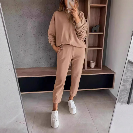 Chic and Style women's casual sweatshirt and jogger pants set