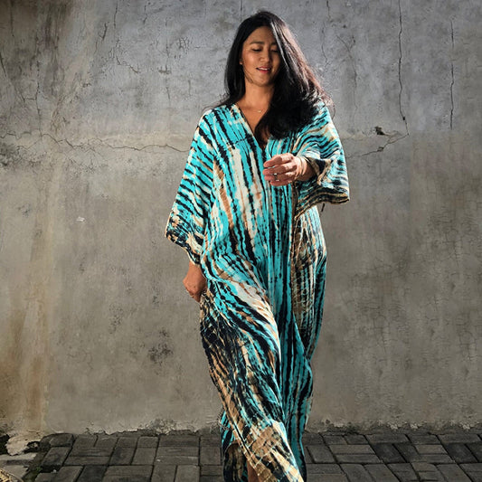 Robe maxi femme avec un motif batik stylé et des fentes latérales Chic und Stil