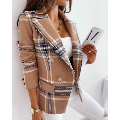 Blazer à carreaux pour femmes avec une coupe élégante et des détails de boutons de haute qualité Chic und Stil