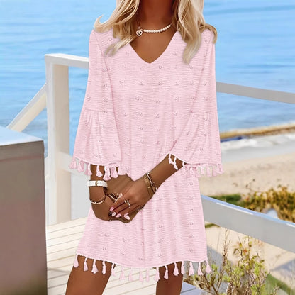 Robe de plage pour femmes avec un élégant décolleté en V et des franges décoratives Chic und Stil