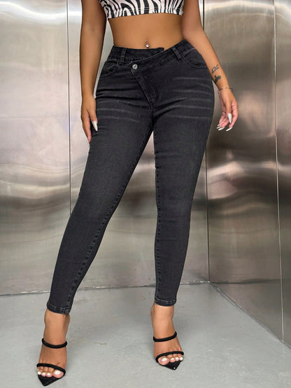Jean taille haute pour femmes avec coupe ajustée et design décontracté Chic und Stil