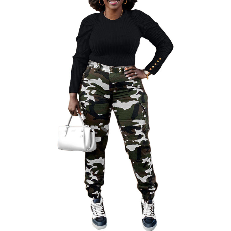 Women's cargo pants with camouflage pattern and high waist Chic and Style