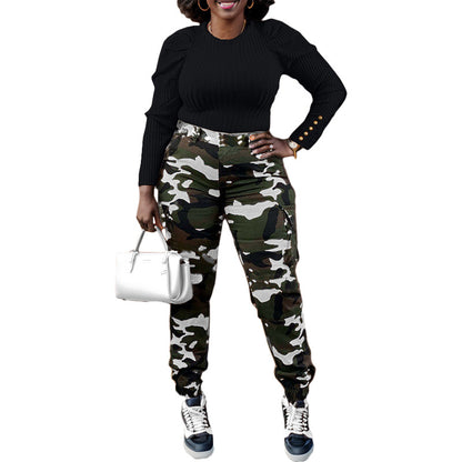 Women's cargo pants with camouflage pattern and high waist Chic and Style
