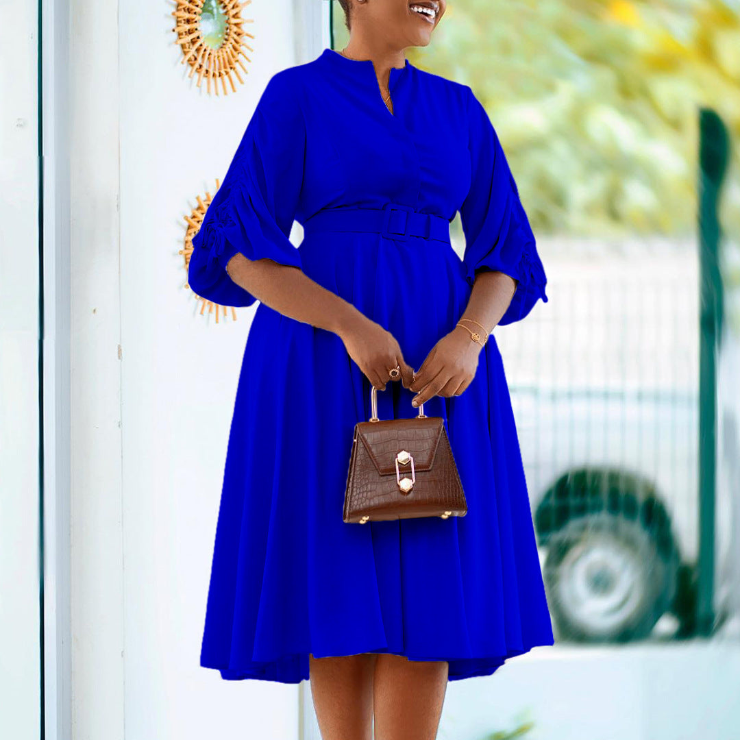 Robe pour femmes avec ceinture cintrée et manches à volants Chic und Stil