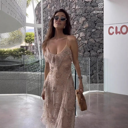 Robe midi pour femmes avec un design floral à volants et des paillettes délicates Chic und Stil