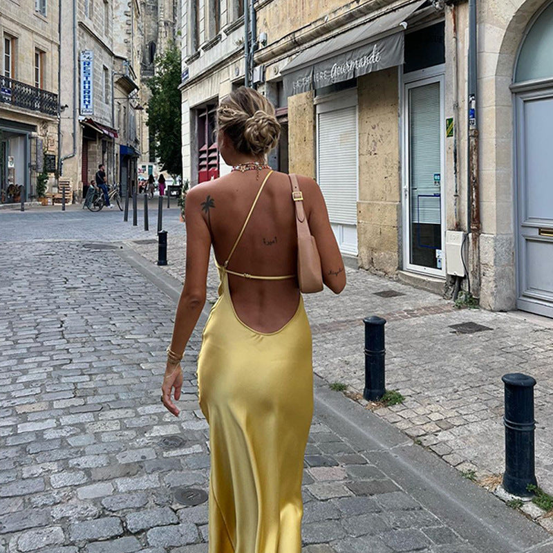 Robe maxi pour dames avec décolleté asymétrique et fente haute Chic und Stil