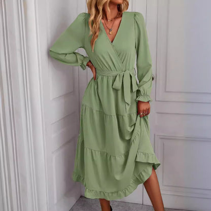 Robe portefeuille élégante pour femmes avec détails en volants et ceinture à la taille Chic und Stil