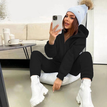 Women's comfortable and stylish hoodie jumpsuit Chic und Stil