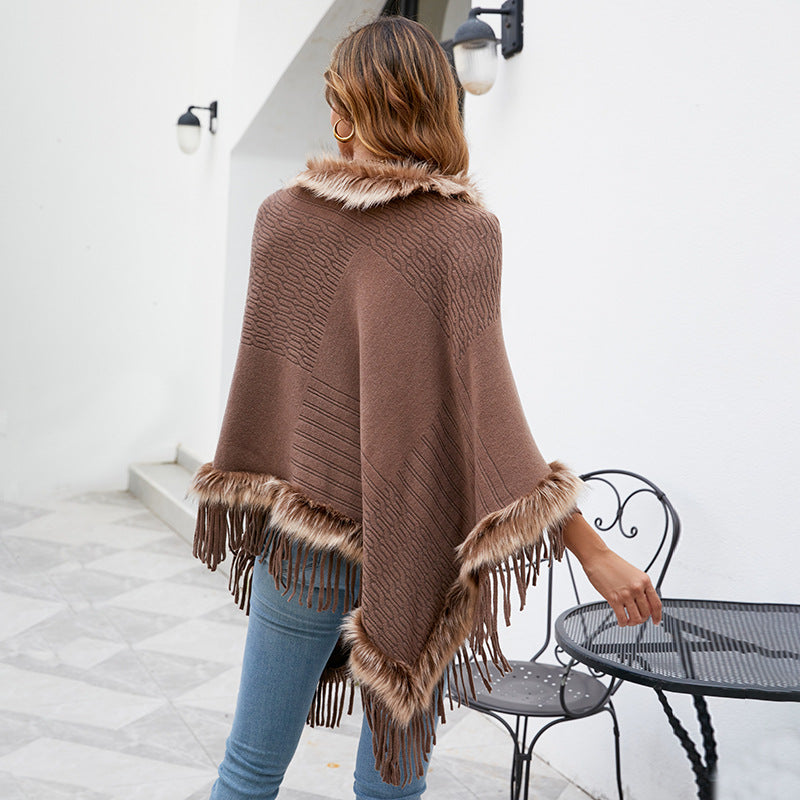 Dames élégant poncho avec col en fausse fourrure luxueuse et franges décadentes Chic und Stil