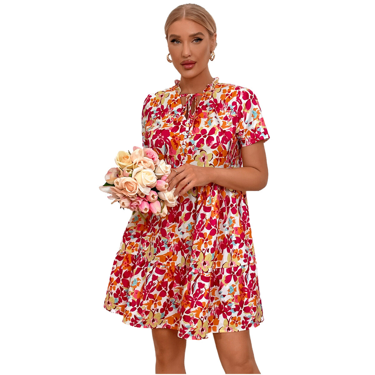 Robe courte à fleurs pour dames avec des détails en dentelle et une silhouette cintrée Chic und Stil