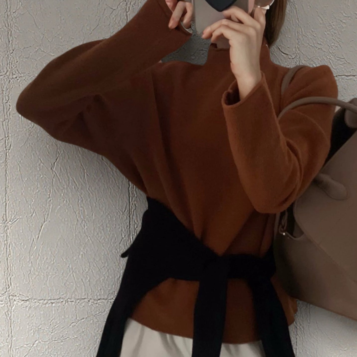 Dames haut en tricot moderne avec col montant et motif côtelé fin Chic und Stil