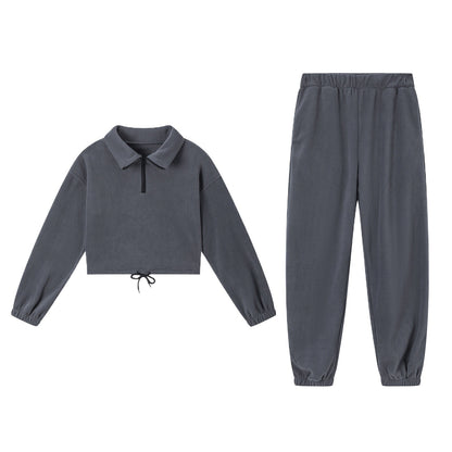 Leisure jumpsuit for women with cropped top and stretchy pants Chic and Style