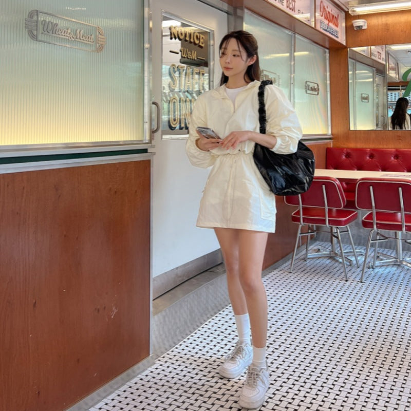 Veste de transition décontractée pour femmes avec col haut et cordon réglable Chic & Stil