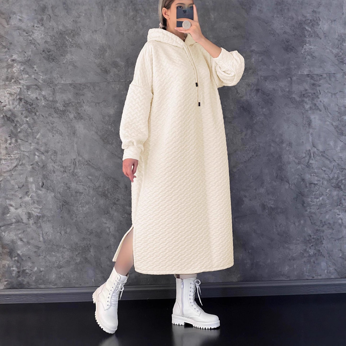 Robe sweat décontractée pour femmes avec capuche et fentes latérales Chic und Stil