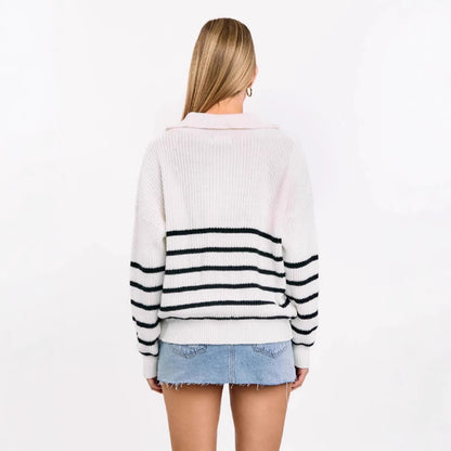 Pull en tricot sportif pour femmes avec demi-zip et motif rayé Chic und Stil
