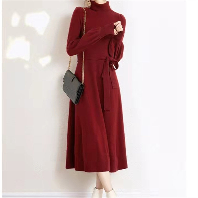 Robe en tricot pour femmes avec col haut et ceinture à la taille Chic und Stil