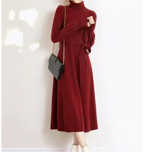 Robe en tricot pour femmes avec col haut et ceinture à la taille Chic und Stil