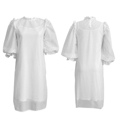 Robe transparente pour femmes avec des manches bouffantes volumineuses et un motif check Chic und Stil