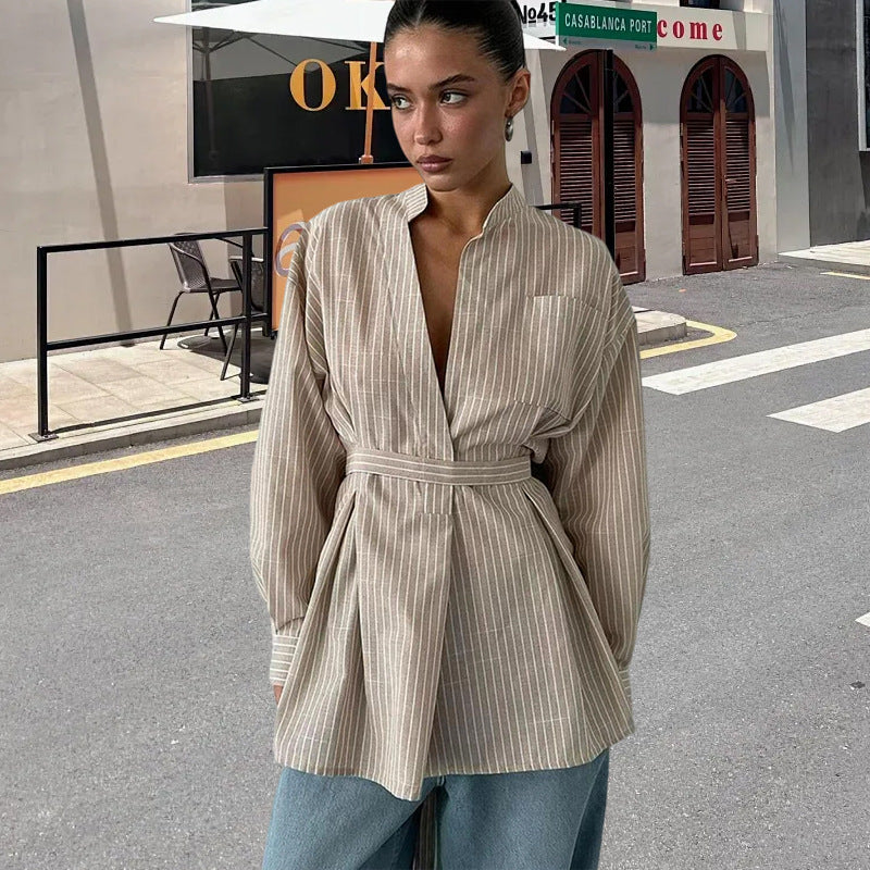 Dames blouse élégante avec coupe cintrée et ceinture Chic und Stil