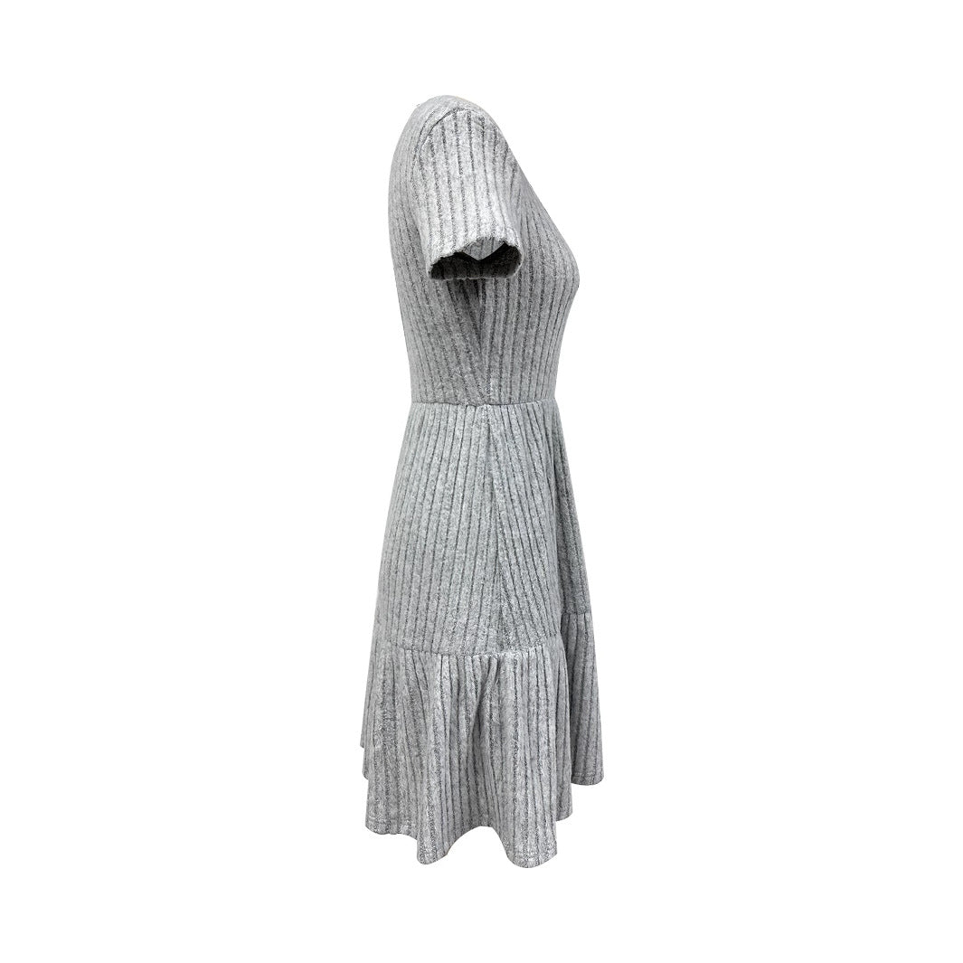 Robe d'été pour femmes avec structure côtelée et jupe évasée Chic und Stil