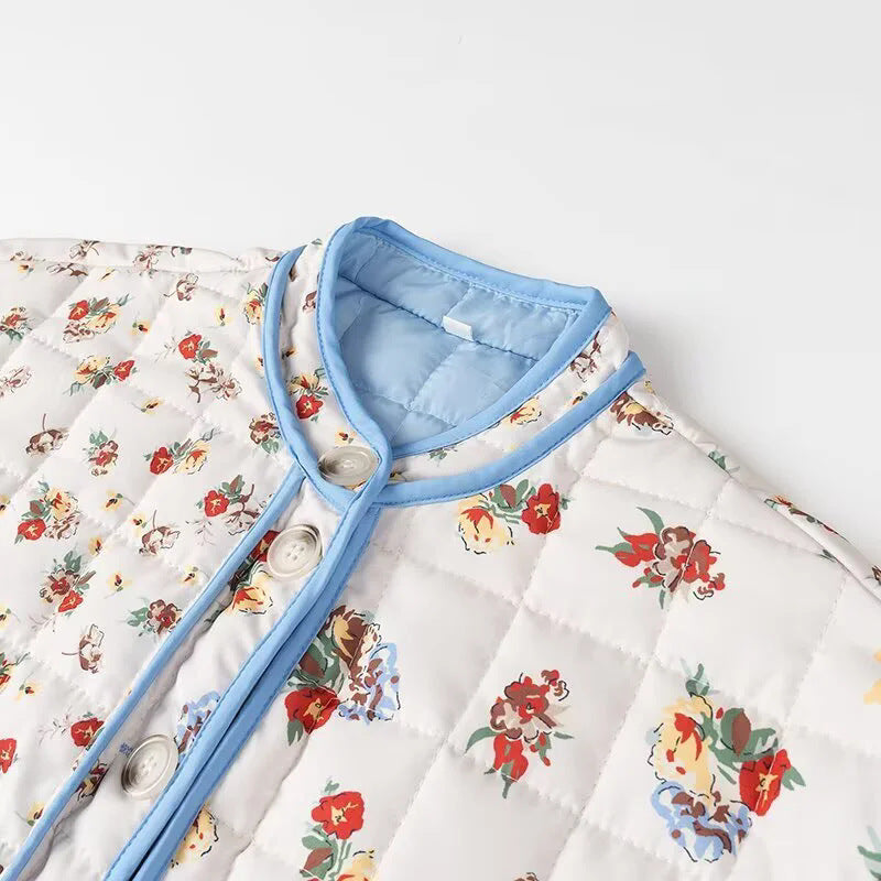 Dames Blommestikte Gewatteerde Jas met Praktische Zak en Moderne Snit Chic und Stil