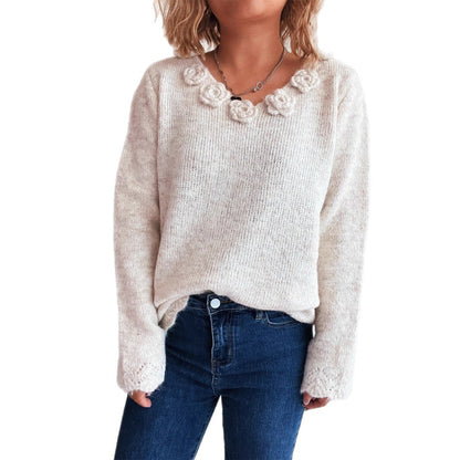 Pull femme avec des applications de roses romantiques et une coupe ample Chic und Stil