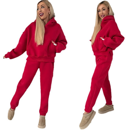 Pull à capuche décontracté pour femmes avec une coupe élégante et un pantalon de jogging confortable Chic und Stil