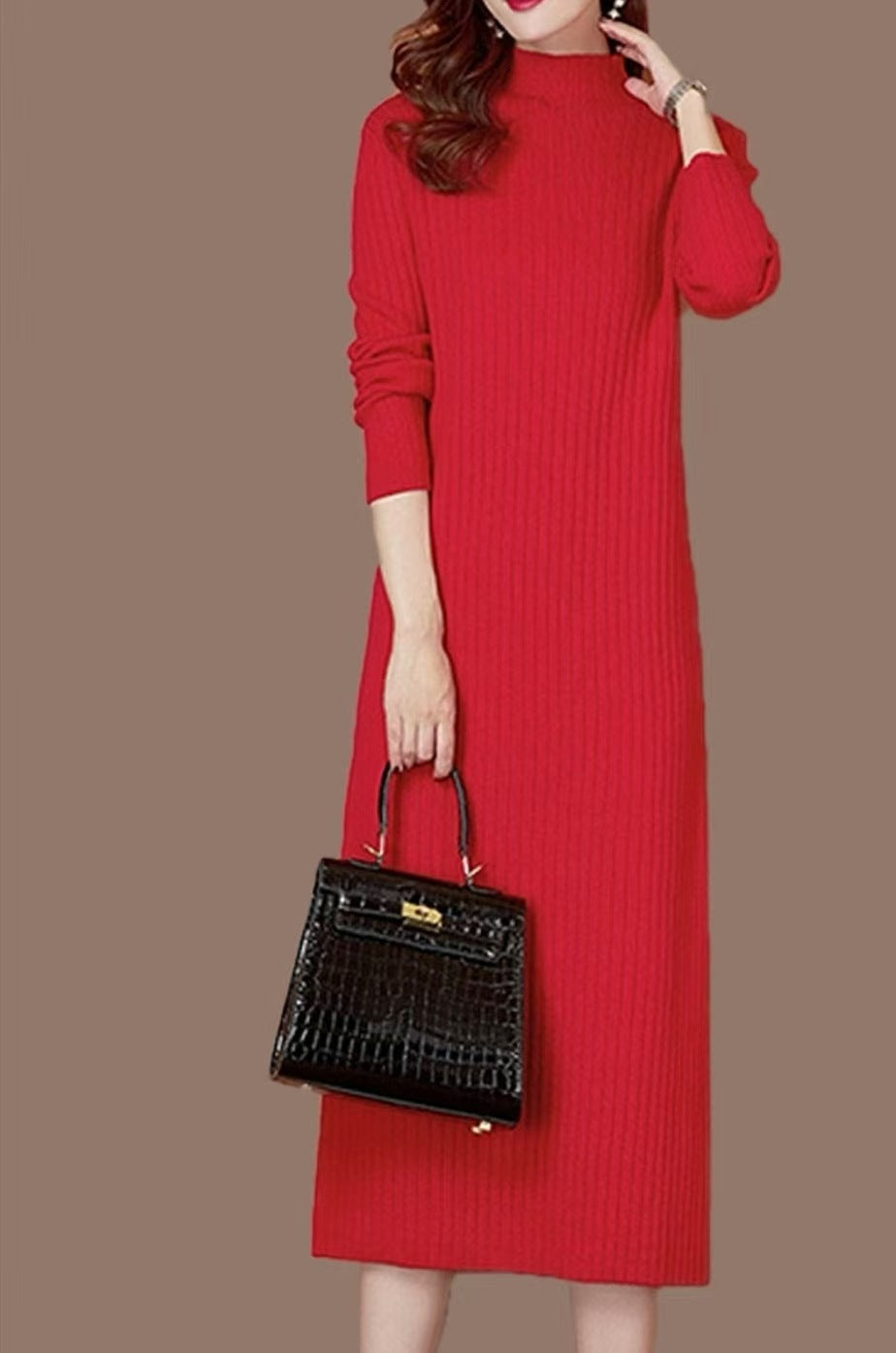 Robe en tricot pour femmes avec une fine texture côtelée et un col montant Chic und Stil
