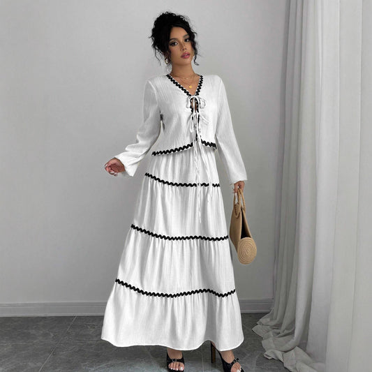 Robe maxi pour femmes avec décolleté à lacets ludique et jupe à volants élégante Chic und Stil