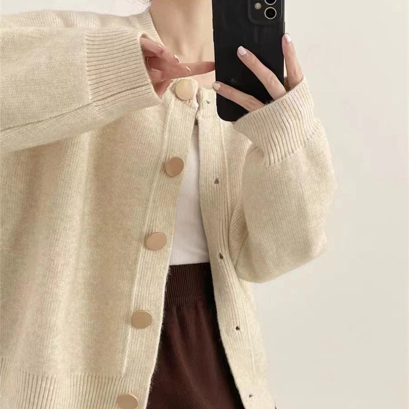 Cardigan en tricot décontracté pour femme avec des boutons contrastants Chic und Stil