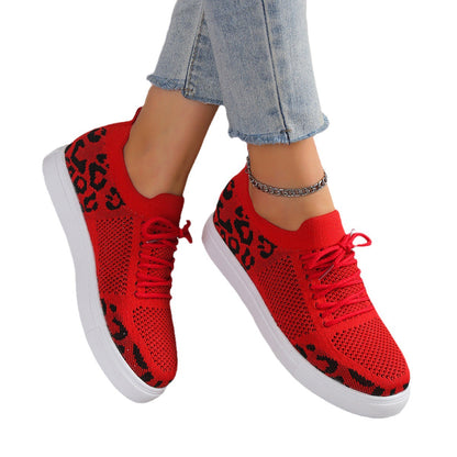Baskets pour femmes avec un matériau supérieur en maille respirante et un motif animal tendance Chic und Stil